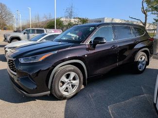 Used 2021 Toyota Highlander L video 1