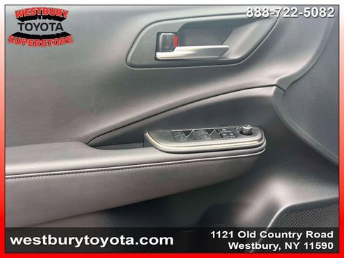 Used 2023 Toyota Crown AWD/4WD image 20