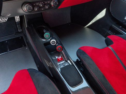 Used 2019 Ferrari 488 Pista Coupe RWD image 67