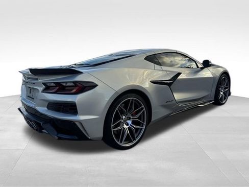 Used 2023 Chevrolet Corvette Z06 RWD image 9