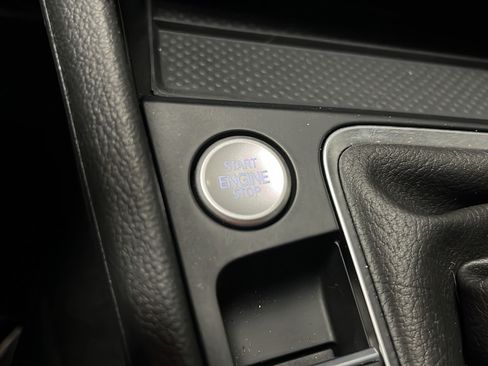 Used 2025 Volkswagen Jetta SE w/ Sunroof Package FWD image 22