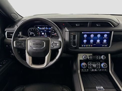 Used 2021 GMC Yukon Denali w/ Denali Premium Package AWD/4WD image 23