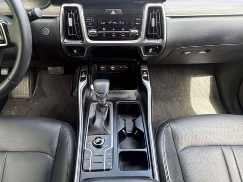 Certified 2023 Kia Sorento S w/ Panoramic Sunroof Package AWD/4WD image 17