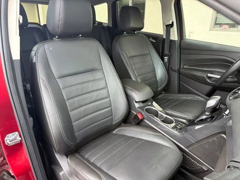 Used 2015 Ford Escape Titanium FWD image 4