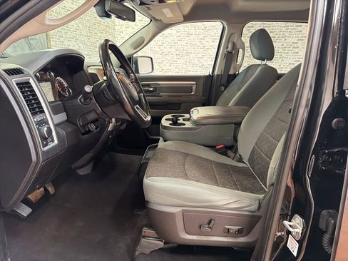 Used 2019 RAM 1500 Classic SLT w/ Luxury Group image 24