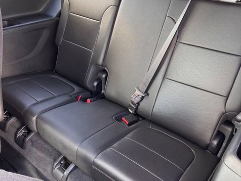 Used 2023 Chevrolet Traverse High Country AWD/4WD image 15