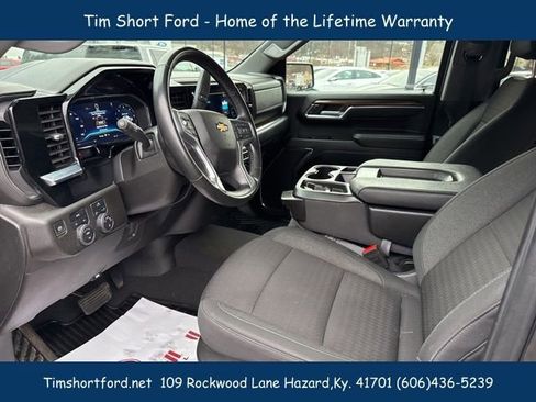 Used 2024 Chevrolet Silverado 1500 LT image 9