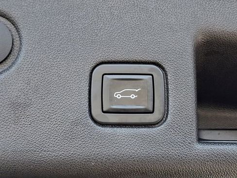 Used 2019 Chevrolet Equinox LT image 32