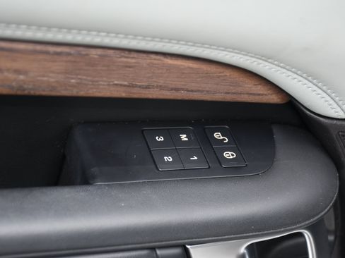 Used 2019 Land Rover Discovery HSE Luxury AWD/4WD image 13