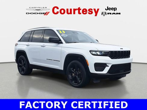 Certified 2023 Jeep Grand Cherokee Altitude AWD/4WD image 1
