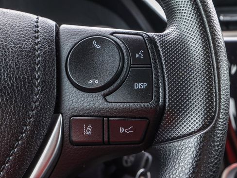 Used 2018 Toyota Corolla LE FWD image 25
