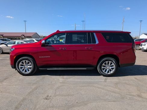 Used 2024 Chevrolet Suburban Premier AWD/4WD image 5