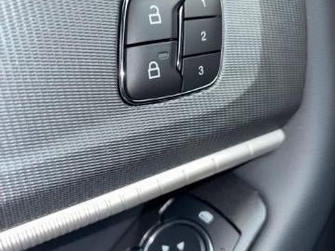 New 2026 Ford Explorer ST-Line w/ ST-Line Street Pack image 17