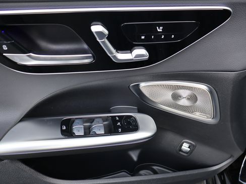 Certified 2025 Mercedes-Benz C 300 Sedan image 14