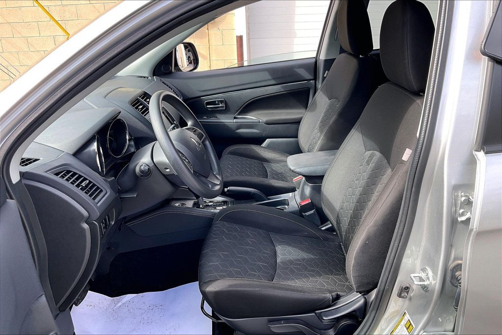 Used 2025 Mitsubishi Outlander Sport ES AWD/4WD image 23