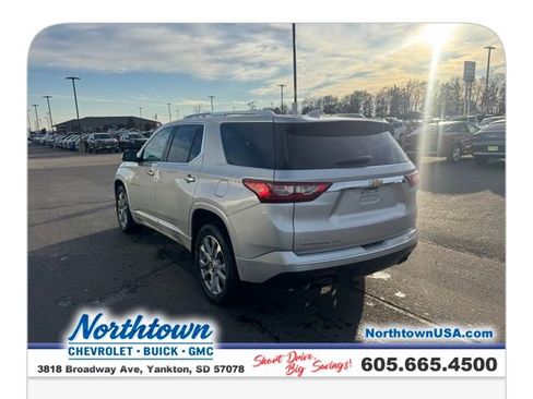 Used 2021 Chevrolet Traverse Premier image 35