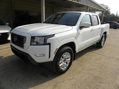 Used 2024 Nissan Frontier SV w/ SV Convenience Package RWD image 4