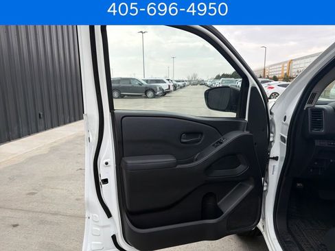 Used 2022 Nissan Frontier S image 22