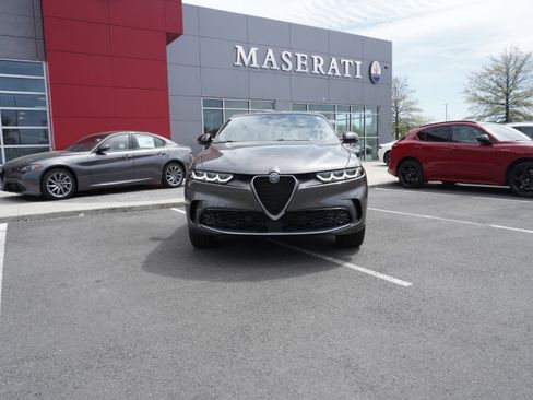 Certified 2024 Alfa Romeo Tonale Ti image 3