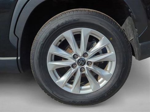 Used 2024 Toyota Corolla Cross LE AWD/4WD image 7