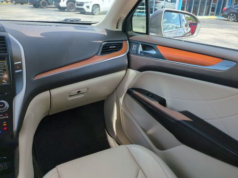 Used 2016 Lincoln MKC Reserve w/ Lincoln MKC Climate Package FWD image 16