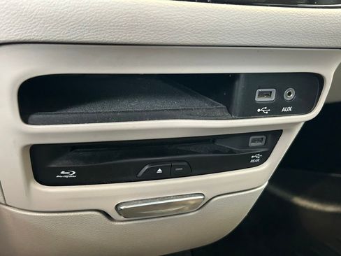 Used 2020 Chrysler Pacifica Touring-L Plus FWD image 21