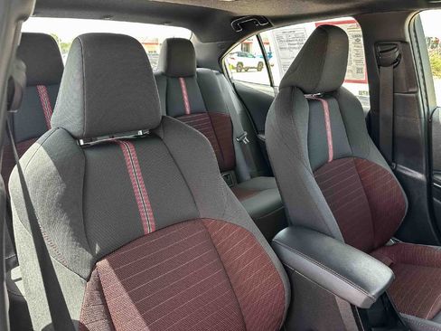 Used 2025 Toyota Corolla SE w/ SE Premium Package FWD image 23