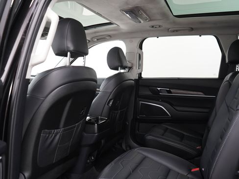 Used 2020 Kia Telluride SX w/ SX Prestige Package AWD/4WD image 19