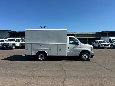 New 2026 Ford E-350 and Econoline 350 Super Duty w/ Power Equipment Group RWD image 2