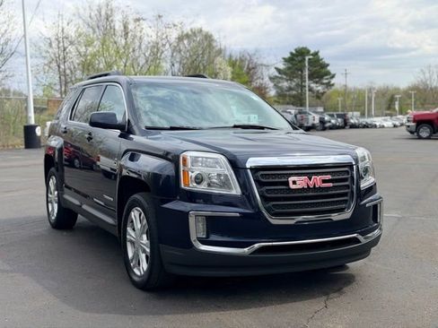 Used 2017 GMC Terrain SLE w/ Convenience Package FWD image 2
