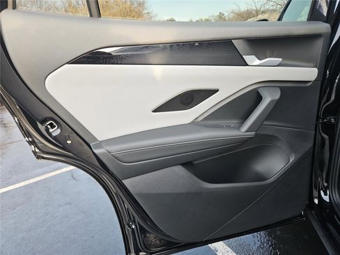 New 2026 Volkswagen Tiguan SE R-Line image 25