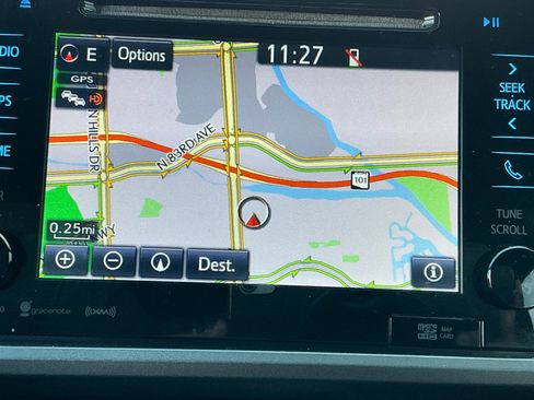 Used 2016 Toyota Tacoma TRD Sport w/ Towing Package image 28