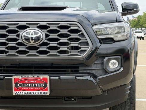 Used 2022 Toyota Tacoma TRD Sport w/ Technology Package image 9