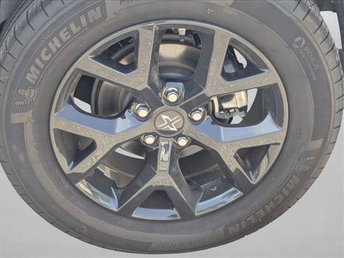 Used 2025 Toyota Corolla Cross LE FWD image 15