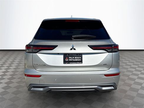 New 2026 Mitsubishi Outlander SEL image 6