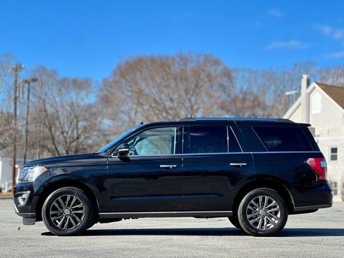 Used 2021 Ford Expedition Limited image 8