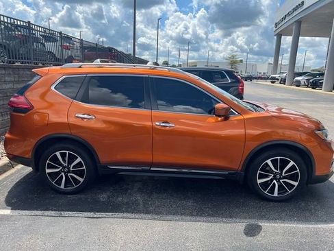 Used 2017 Nissan Rogue SL w/ SL Premium Package AWD/4WD image 2