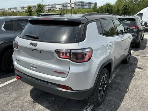 Used 2024 Jeep Compass Trailhawk AWD/4WD image 8