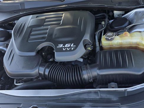 Used 2014 Chrysler 300 RWD image 22