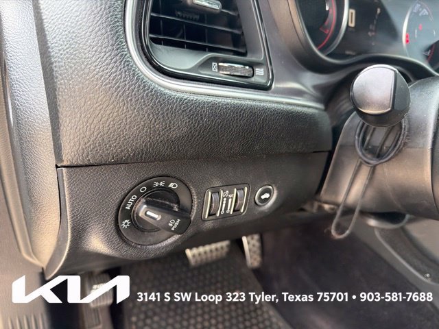 Used 2019 Dodge Challenger R/T w/ Driver Convenience Group RWD image 15