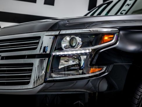 Used 2018 Chevrolet Tahoe Premier RWD image 14