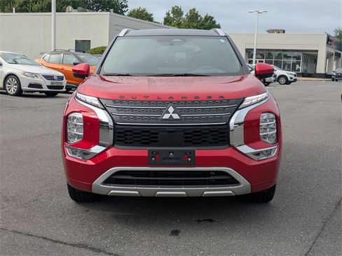 Used 2023 Mitsubishi Outlander SE image 8