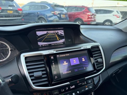 Used 2016 Honda Accord EX-L image 38