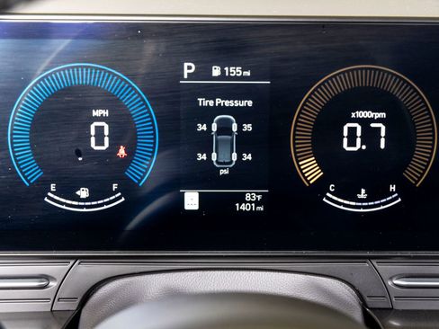 Used 2025 Hyundai Kona SEL image 12