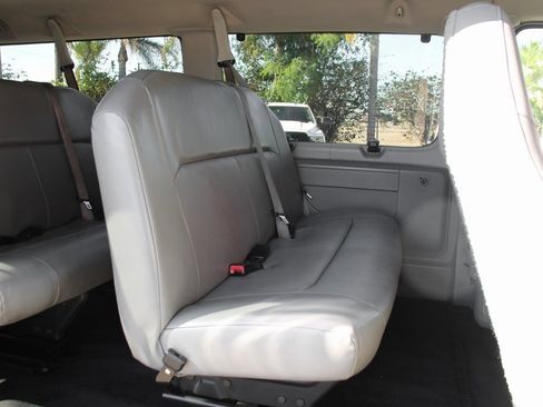 Used 2008 Ford E-350 and Econoline 350 XLT image 13