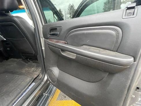 Used 2014 GMC Sierra 2500 Denali w/ Suspension Package, Off-Road image 6