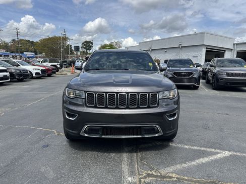 Used 2018 Jeep Grand Cherokee Limited image 4