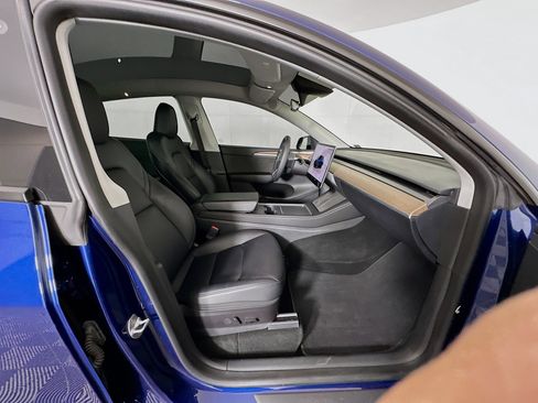 Used 2023 Tesla Model Y Long Range image 29