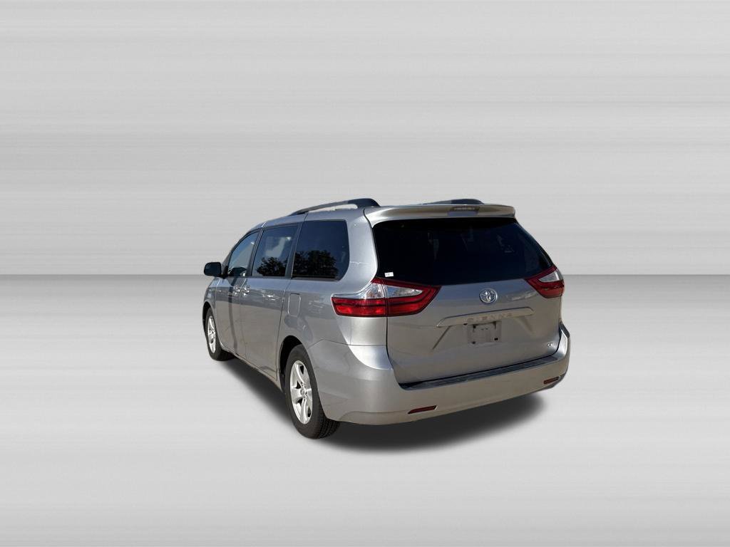 Used 2017 Toyota Sienna LE FWD image 7