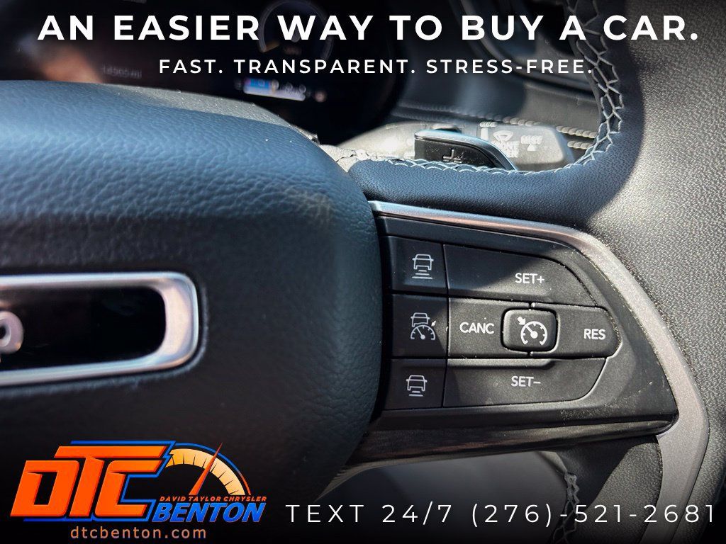 Used 2025 Jeep Grand Cherokee Altitude AWD/4WD image 16